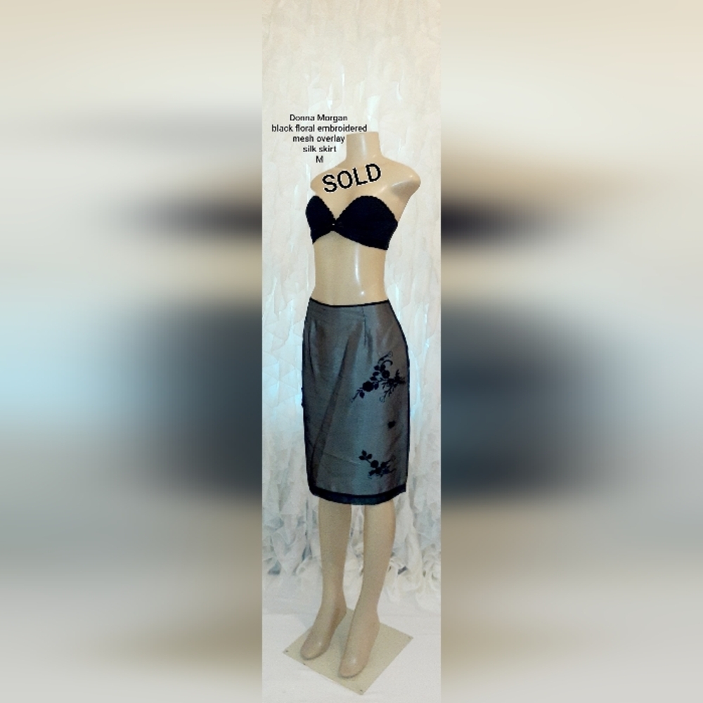 (Sold)Donna Morgan Black Embroidered Mesh Overlay Silk Skirt | M